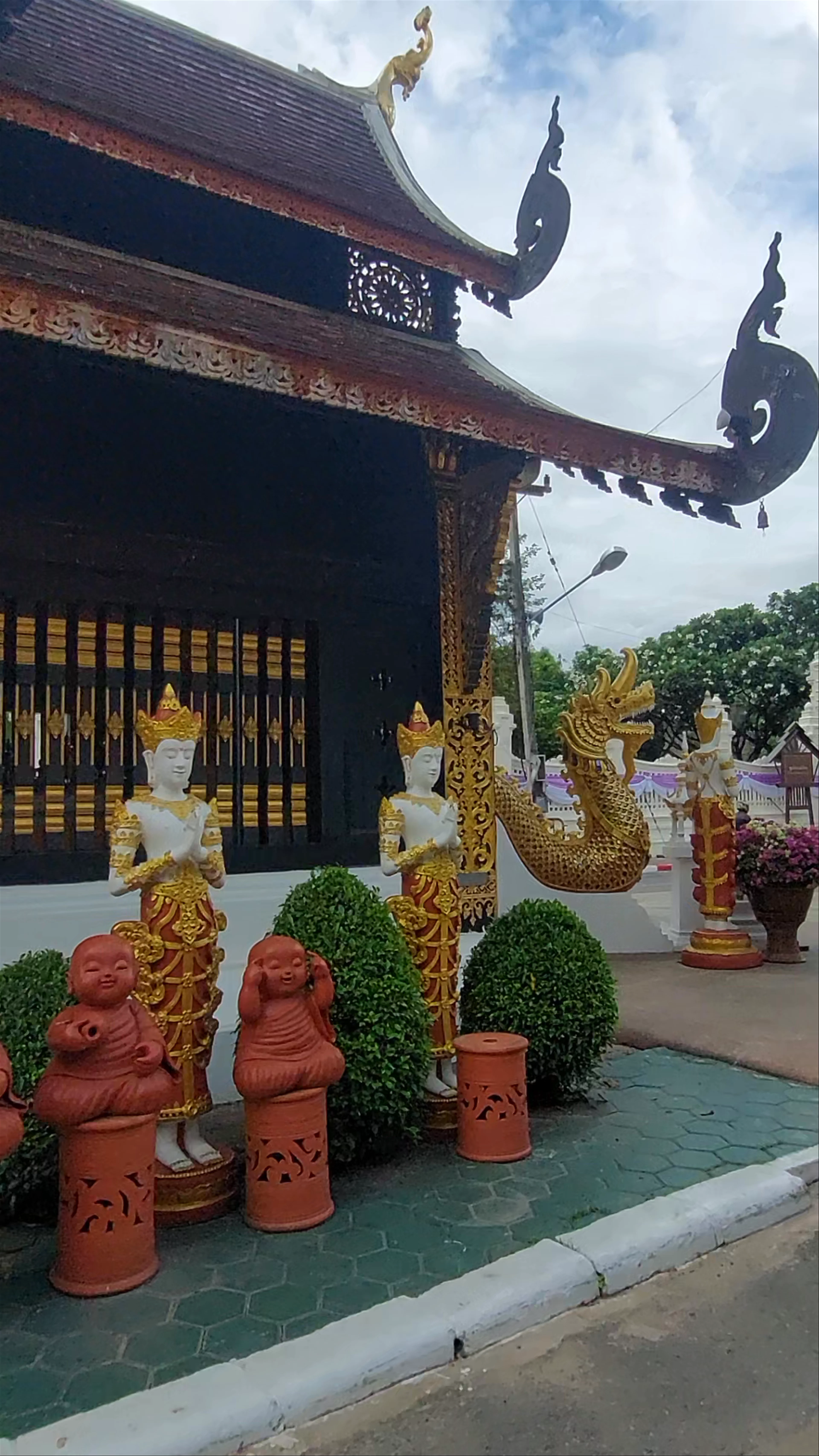 Wat Inthakhin Sadue Muang
