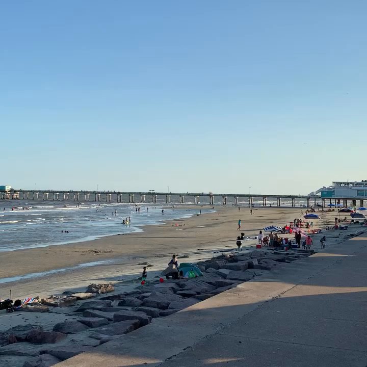 Babes Beach - Beaches Near Me - Galveston, Texas