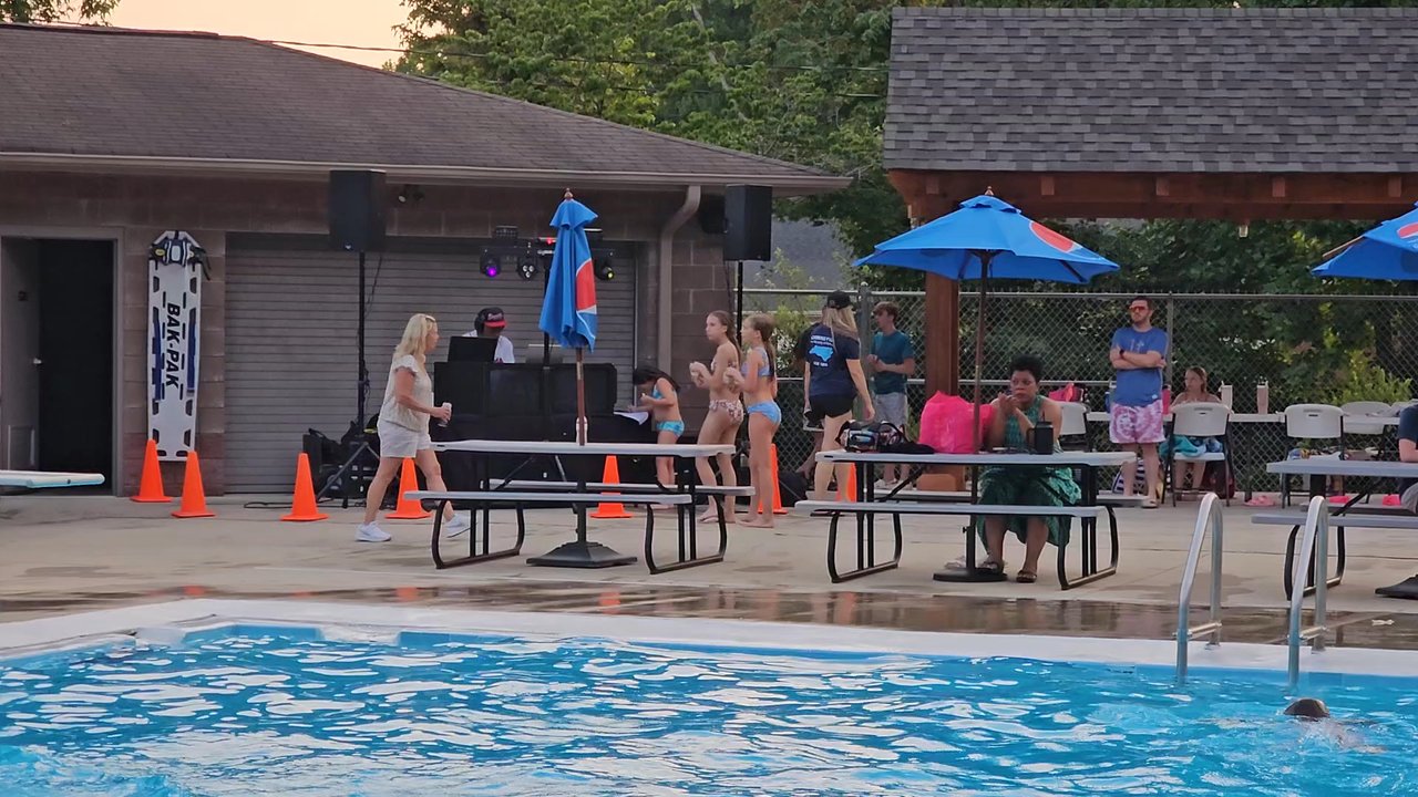 Willow Run Pool - Amateur Sports Teams Near Me - Clemmons, North Carolina