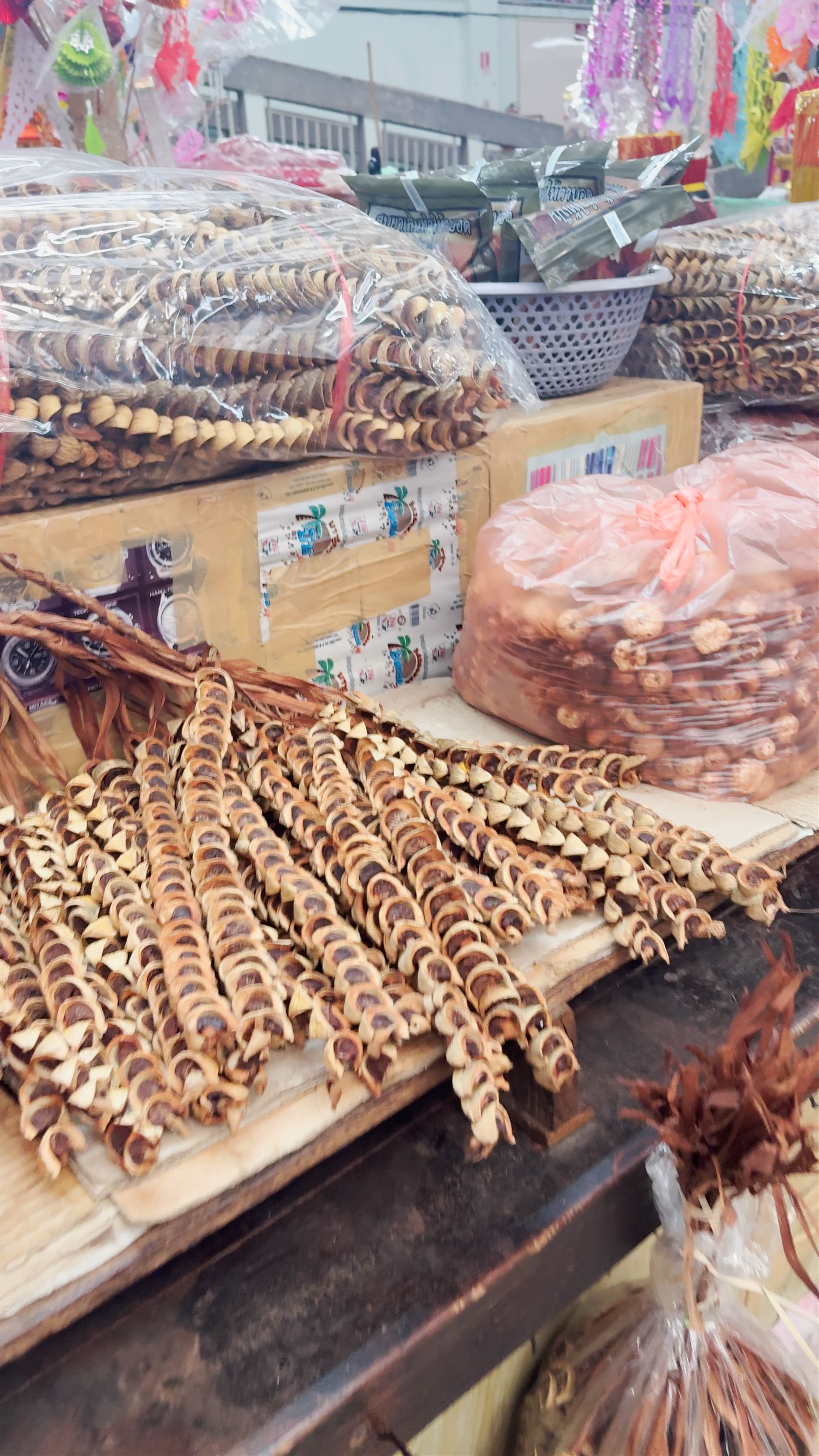 Vibrant Traditions at Ton Lam Yai Market, Chiang Mai
