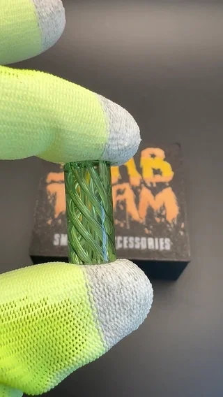 Preview pic of Spiral Glass Tips Green Spiral Joint Rolling Tips Large