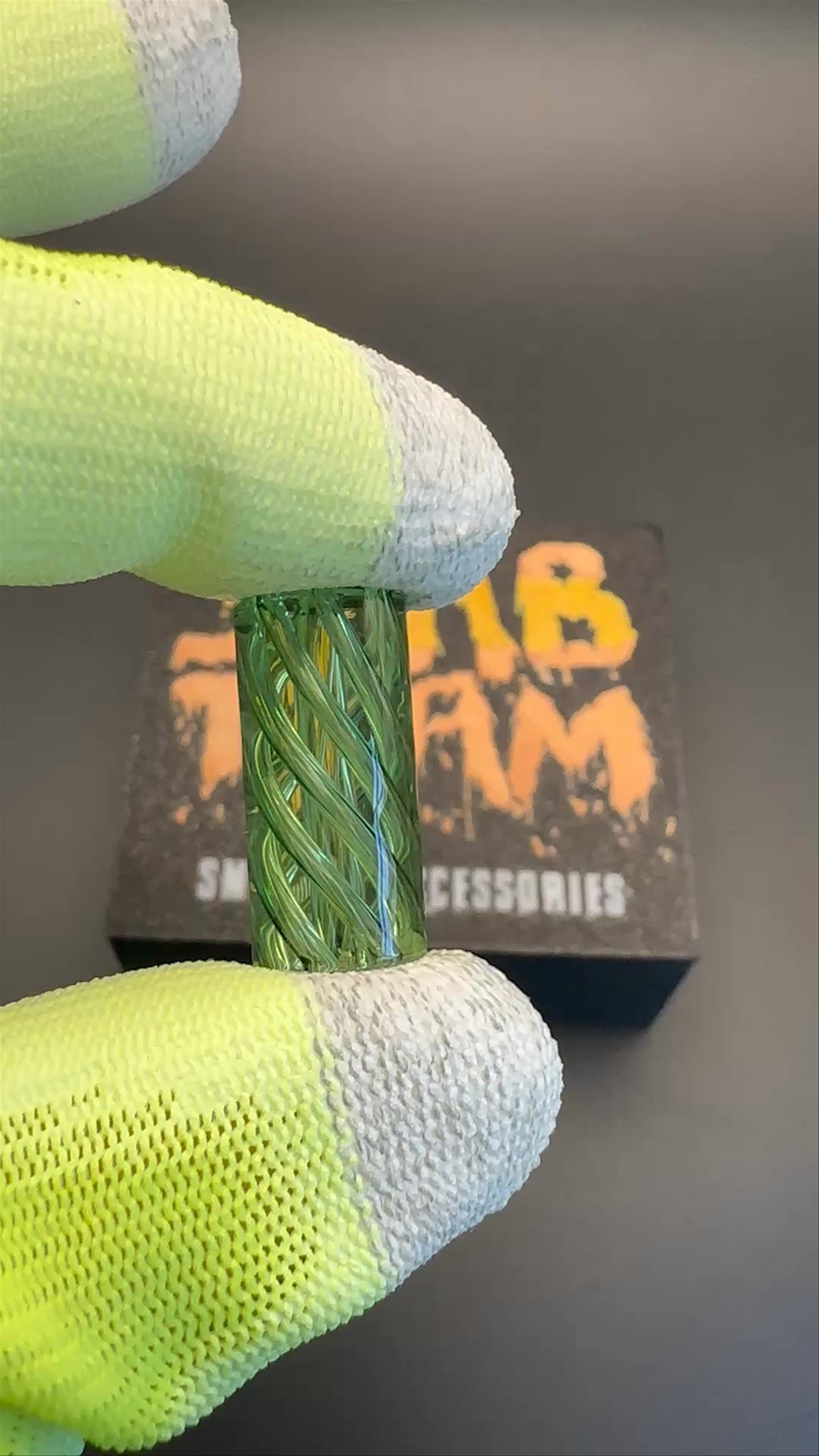 Preview pic of Spiral Glass Tips Green Spiral Joint Rolling Tips Large