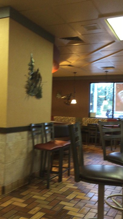 McDonald's - Dining area; remodeled - Fast Food Near Me - Weed, California