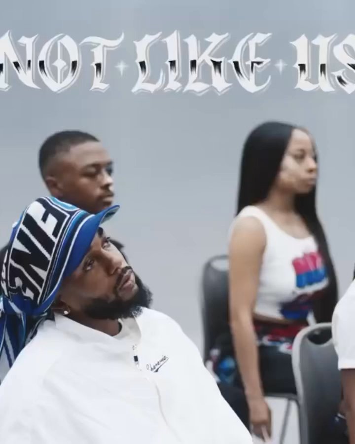 Highsnobiety – HIGHArt Hoodie Black (Cypress Test) - Sweats - Black - Video 2