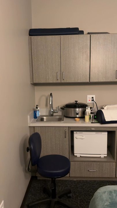 Hand & Stone Massage and Facial Spa - Treatment room - Massage Near Me - Miami, Florida