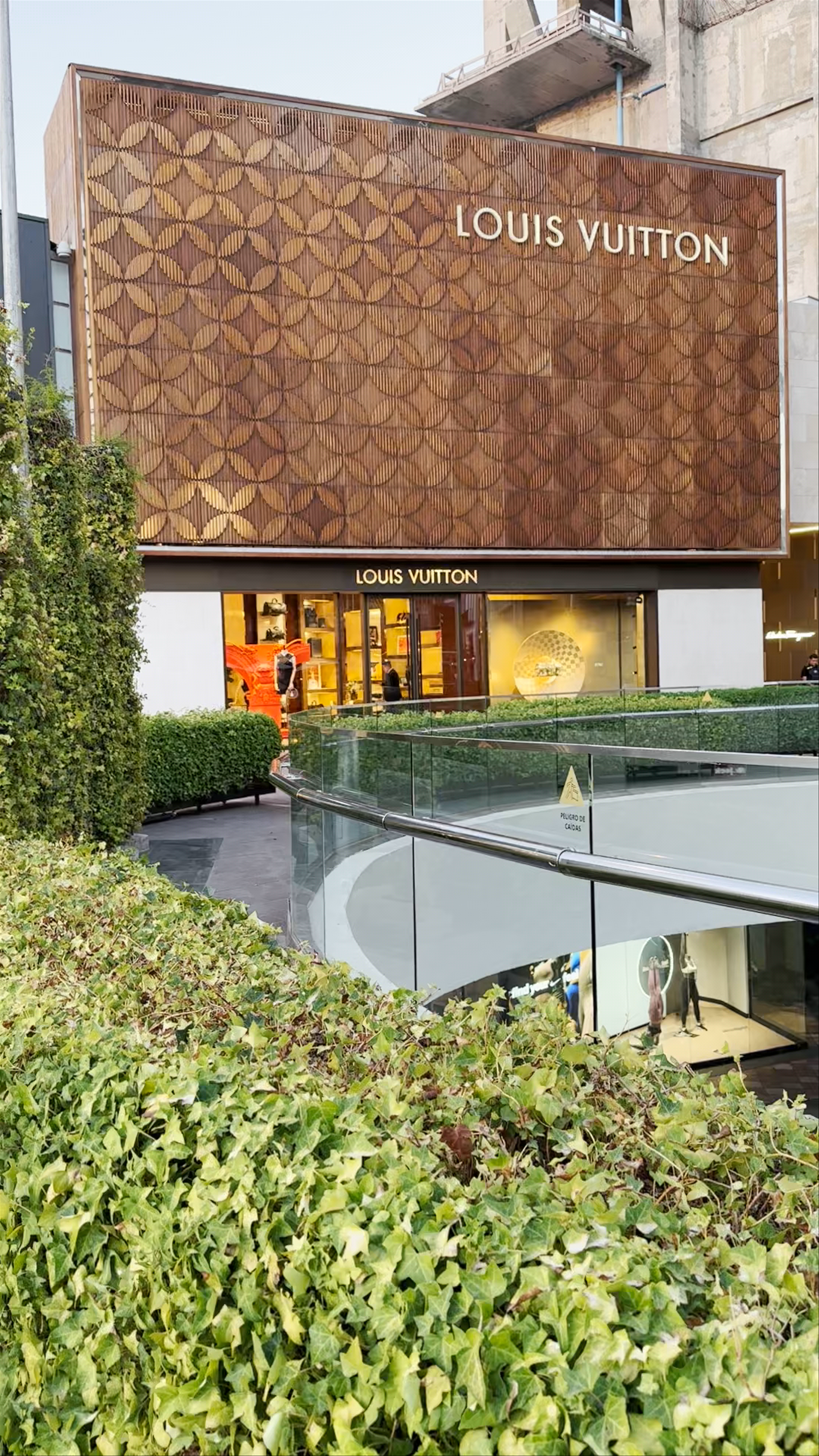 Parque Arauco: Luxury Shopping and Elegant Urban Vibes in Las Condes, Santiago