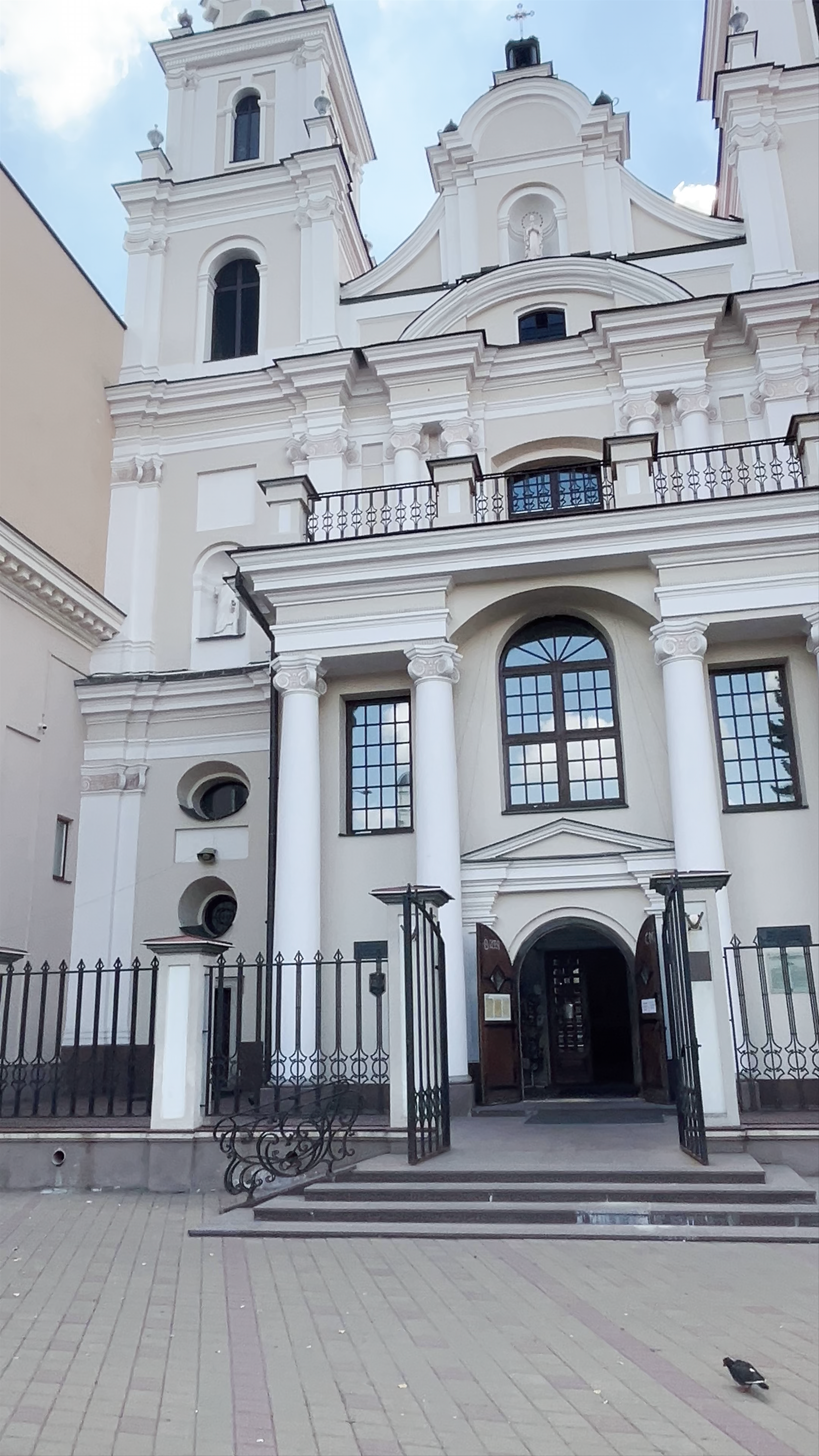 Архікафедральны касцёл Панны Марыі - Minsk's Majestic Baroque Cathedral