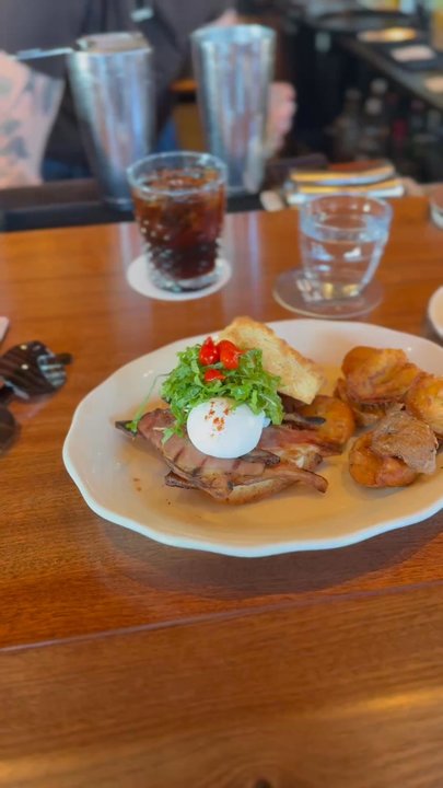 Union Saloon - BLT - Cocktail Bars Near Me - Seattle, Washington