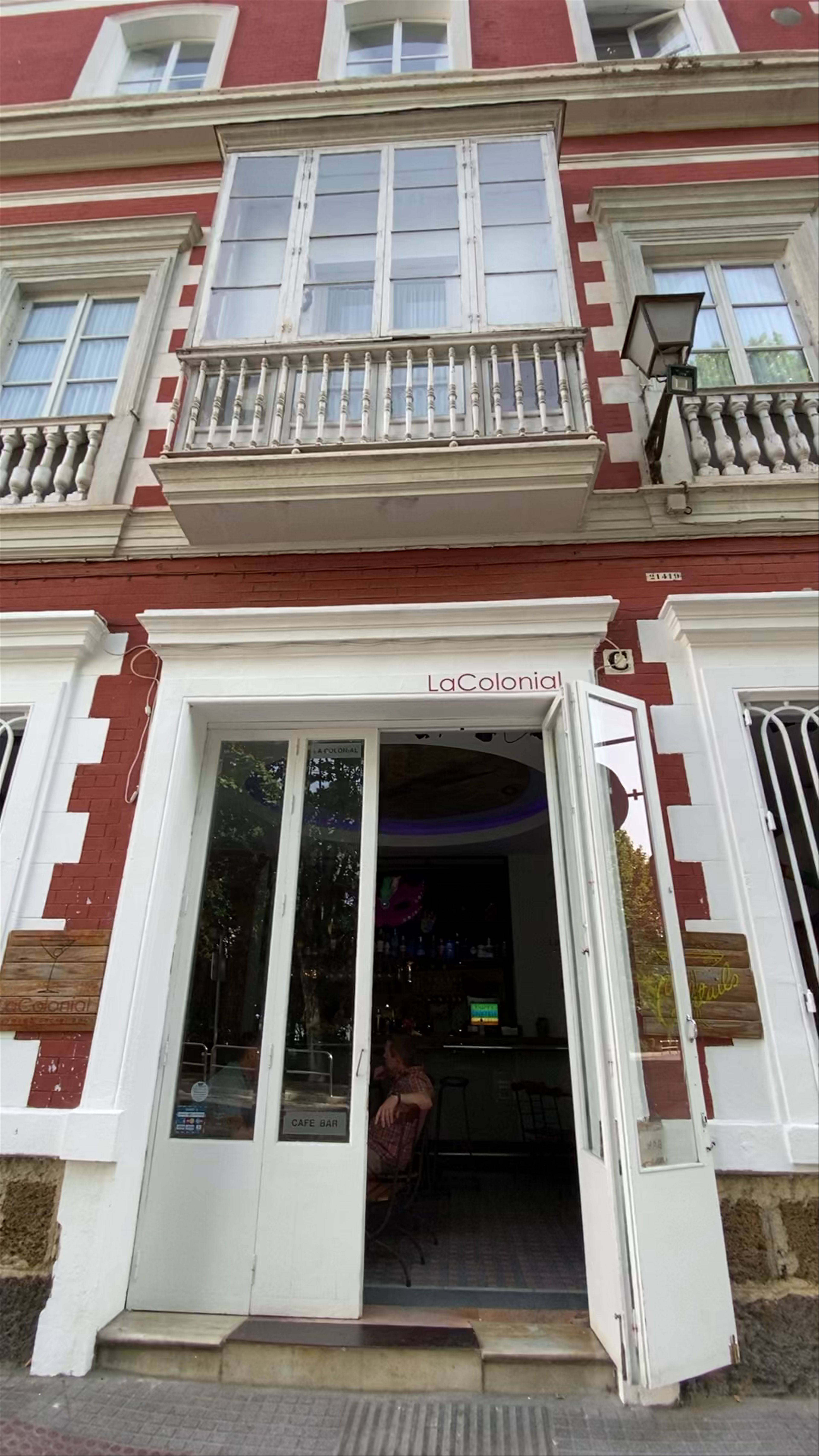 La Colonial: Charming Café Bar Experience in Rota, Andalucía