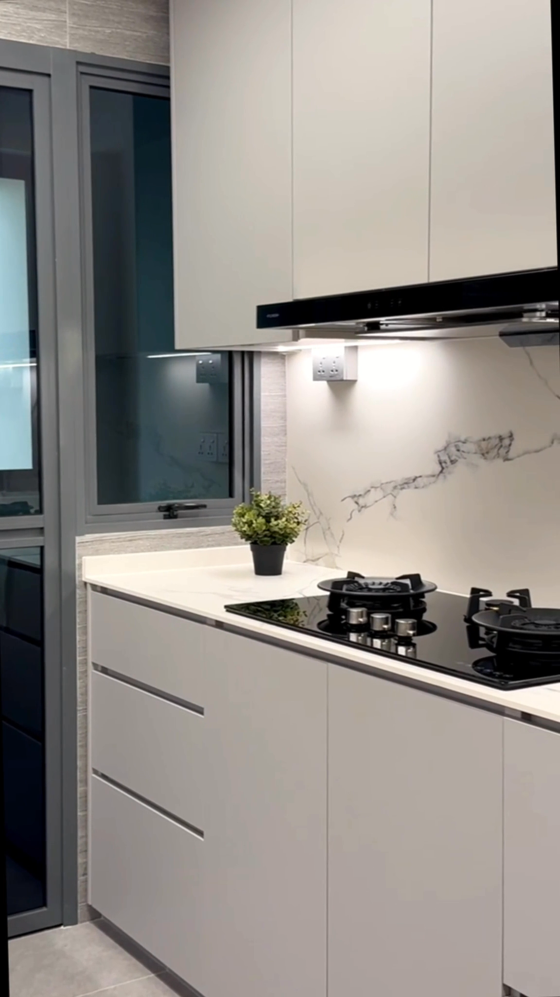 Where-dim-lights-and-deep-tones-echo-💡