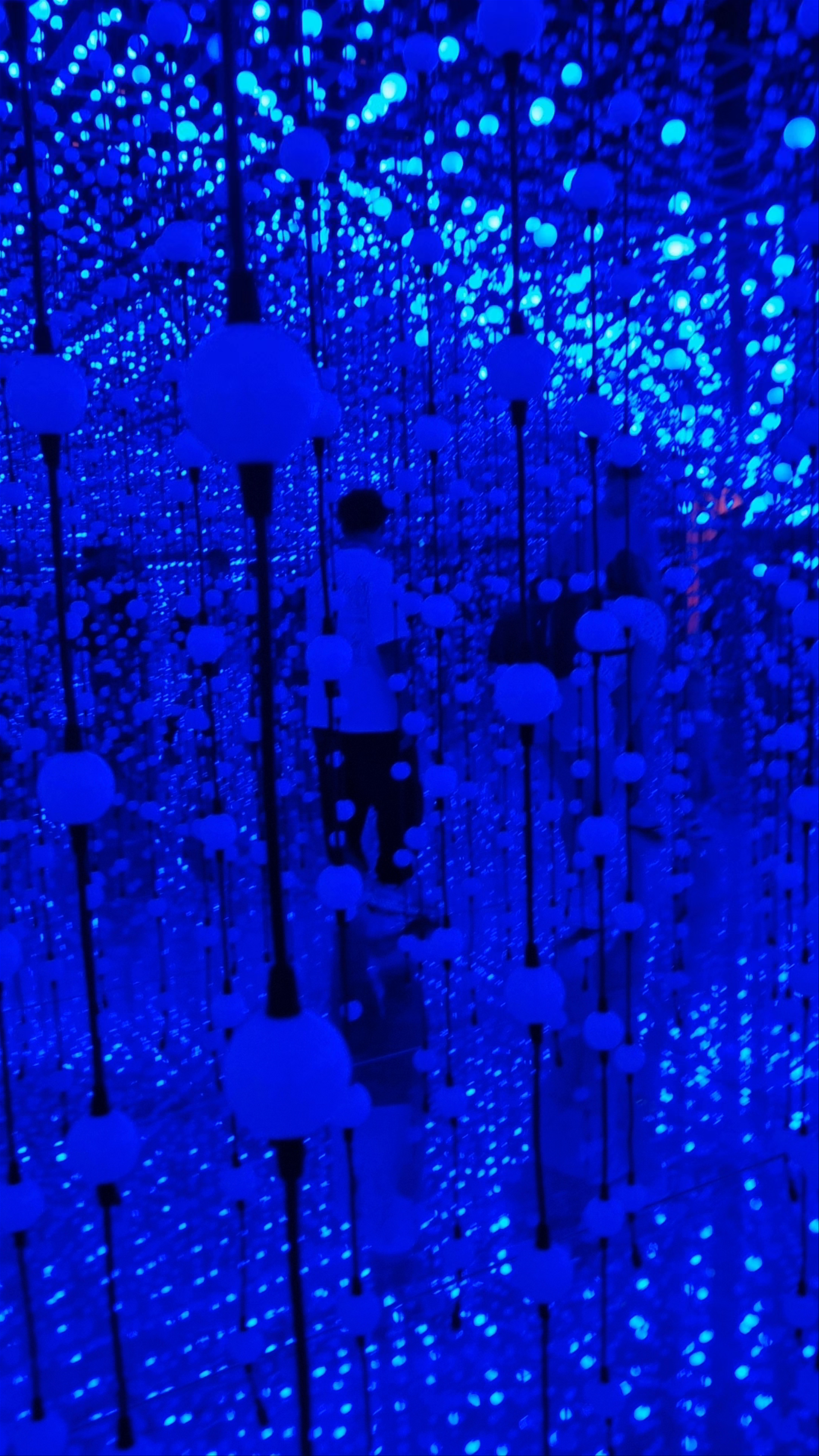 Immersive Blue Light Installation at Bubble Planet London in Wembley