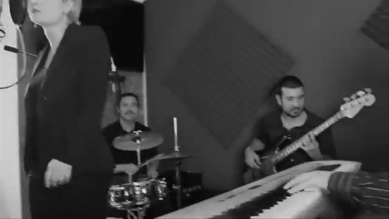 The Italian Jazz Trio - Johnny B Goode - video