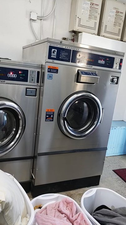 Millbrae Laundromat - Empty wash house. This is my favorite wash house! - Laundromat Near Me - Millbrae, California