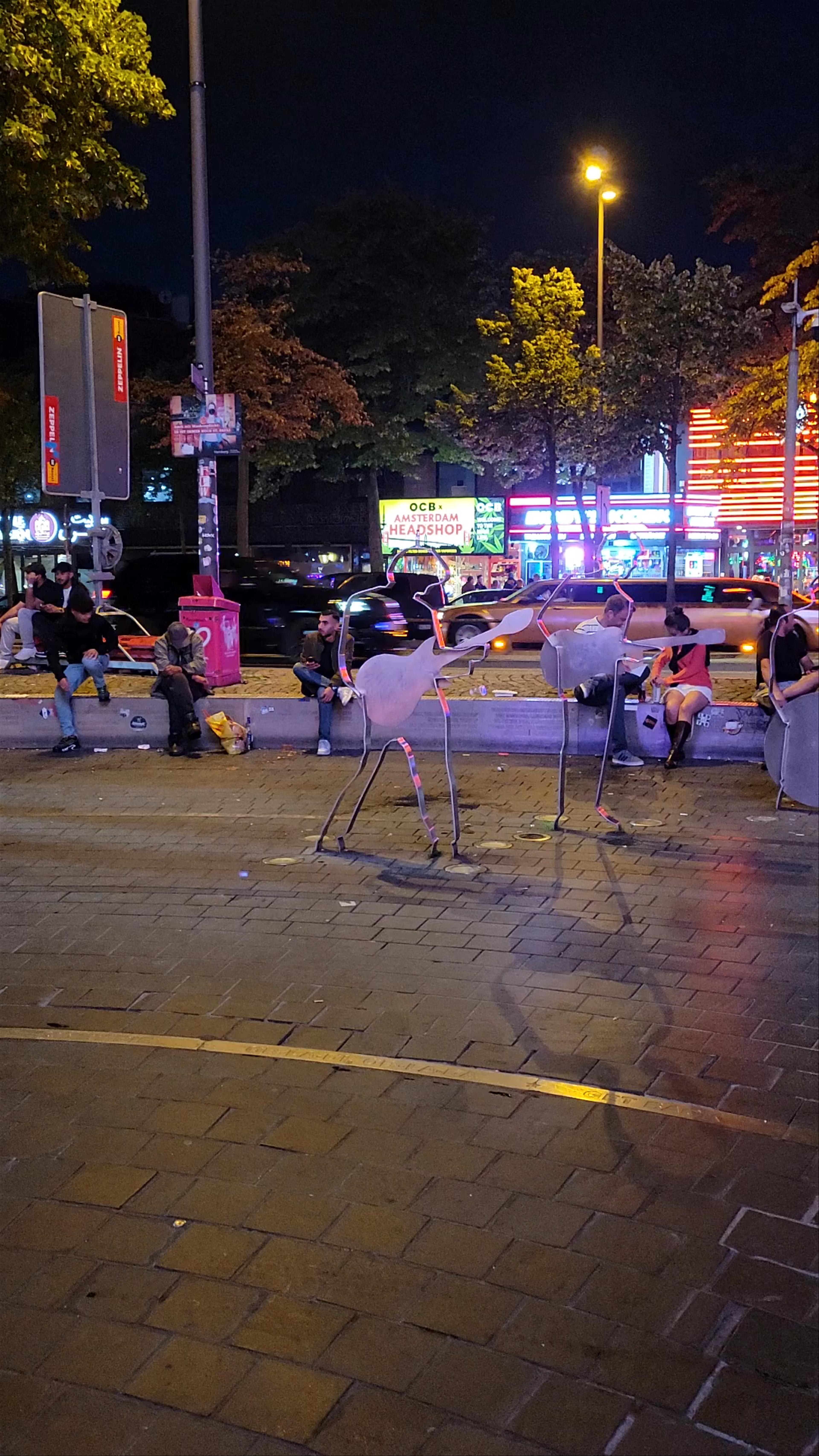 Beatles-Platz Nightlife Vibes in Hamburg