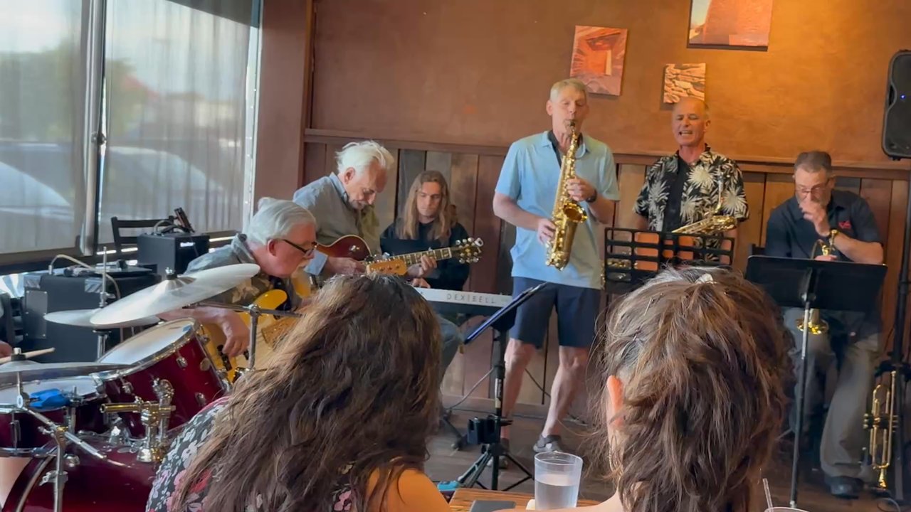 Flatiron bites & brews - Cocktail Bars Near Me - Albuquerque, New Mexico