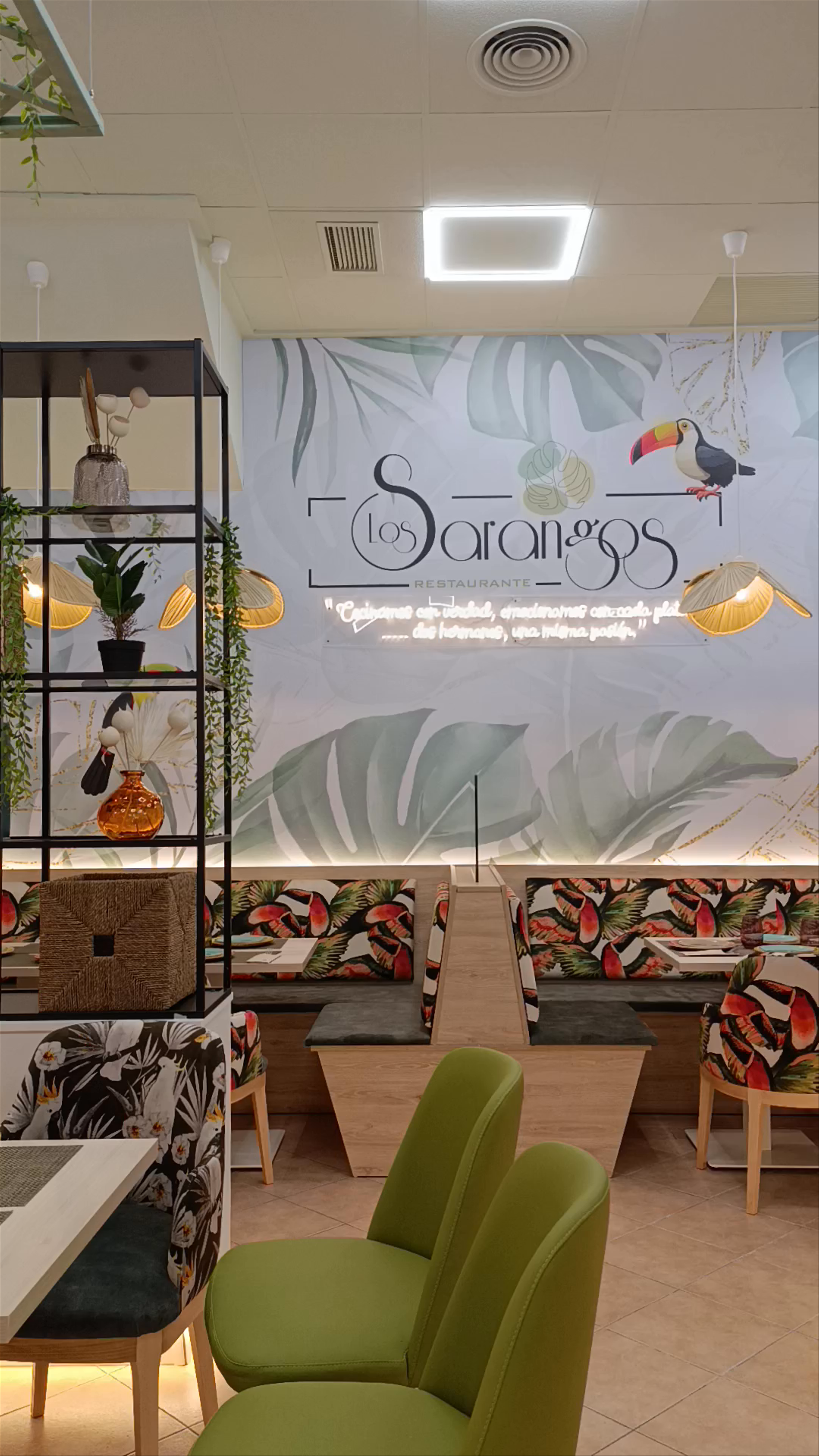 Los Sarangos Restaurant: Tropical Dining Delight in Archena, Spain