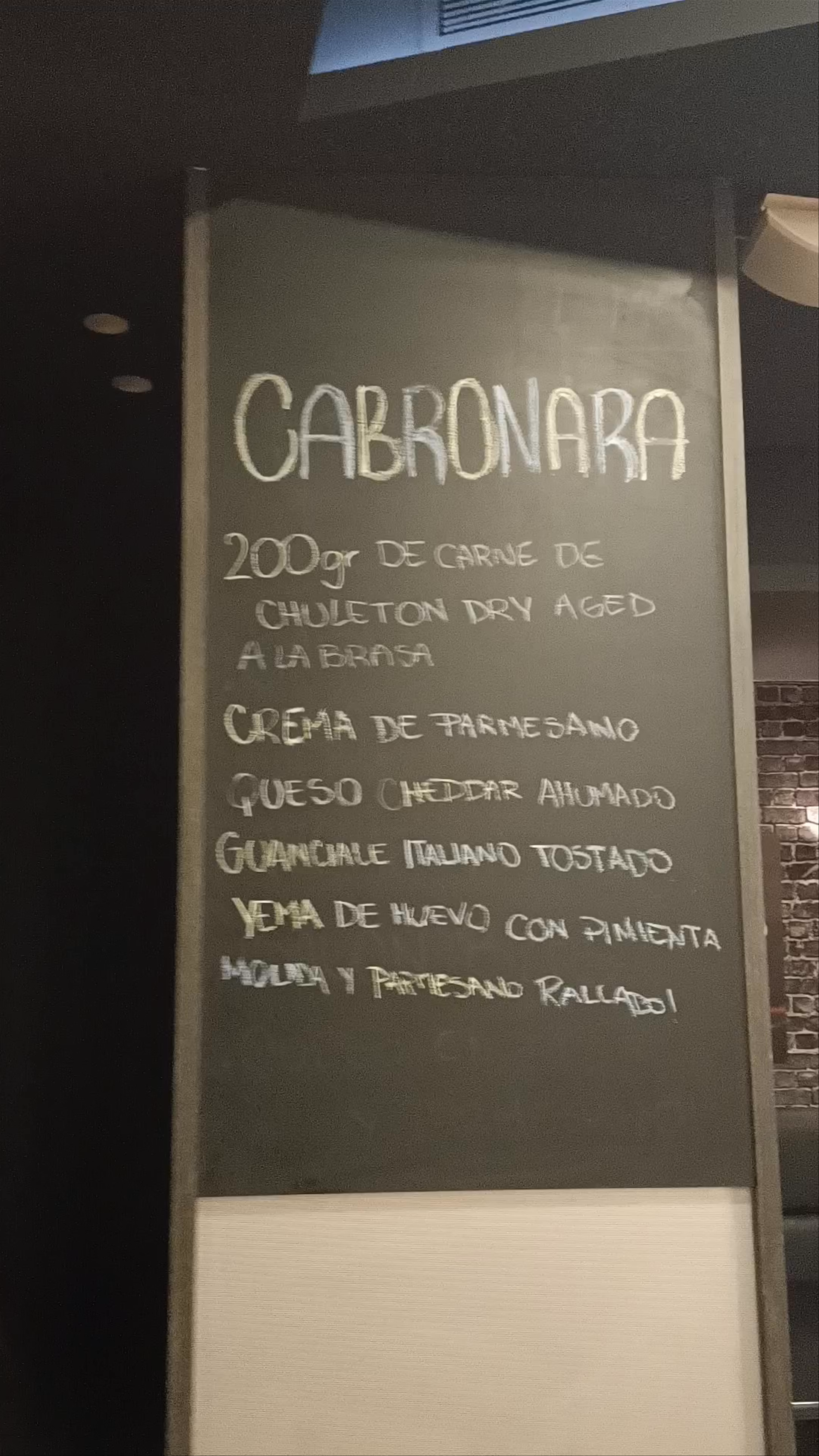 Alma Street Food: Vibrant Dining Experience in Murcia, Spain