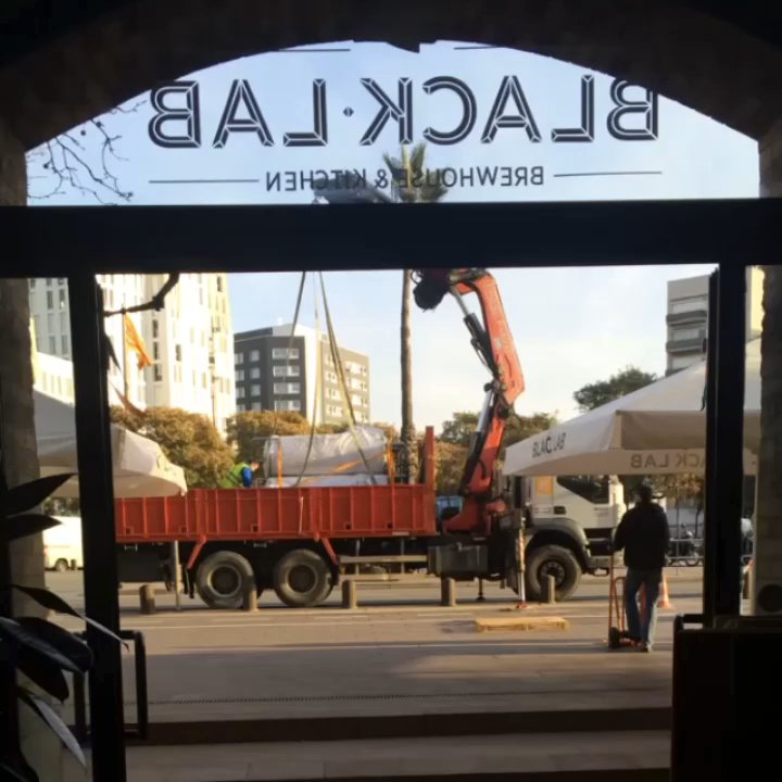 Black Lab - Brewhouse arrival day, great day! - Burgers Near Me - Barcelona, B