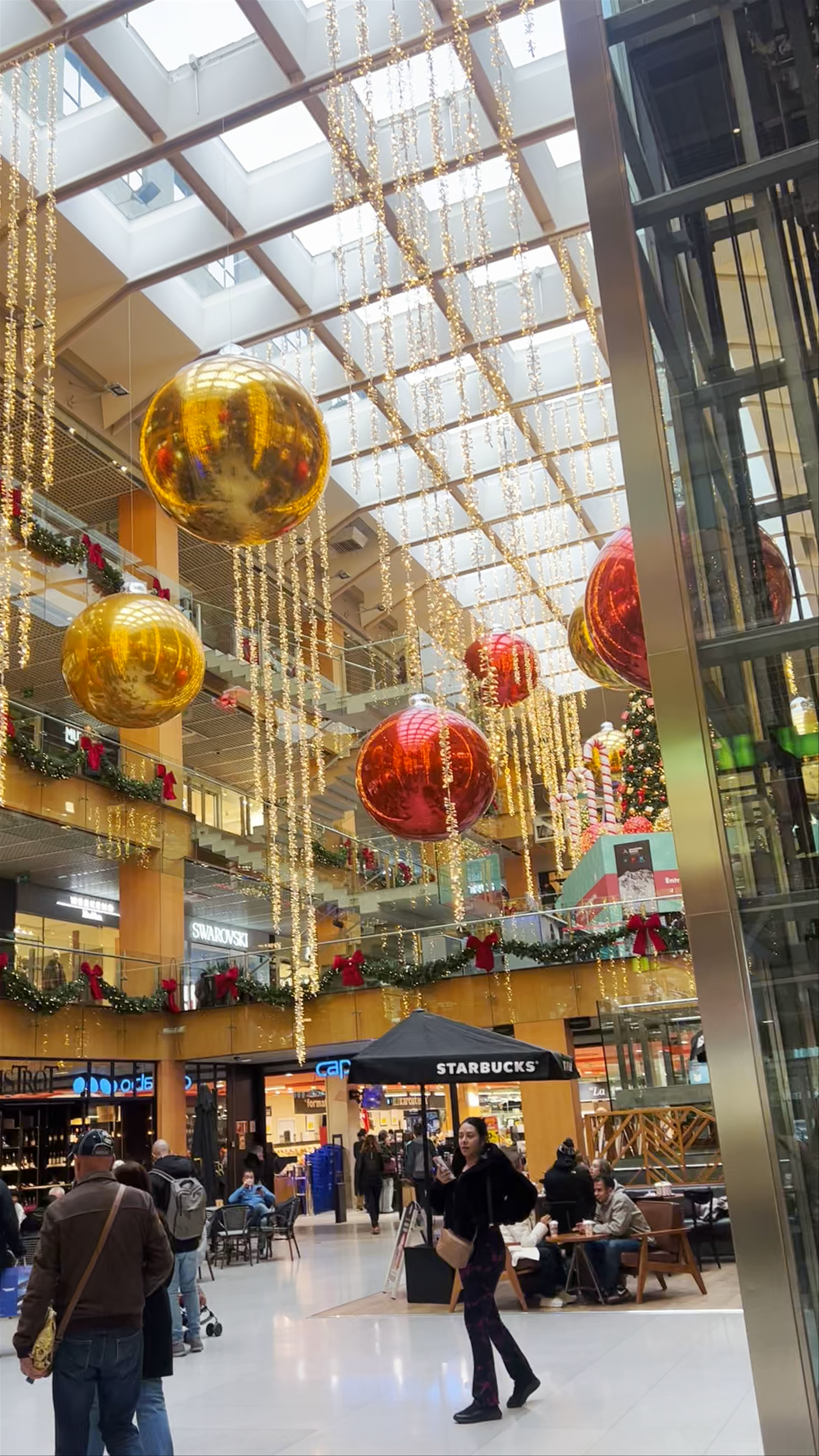 Centro Comercial Illa Carlemany