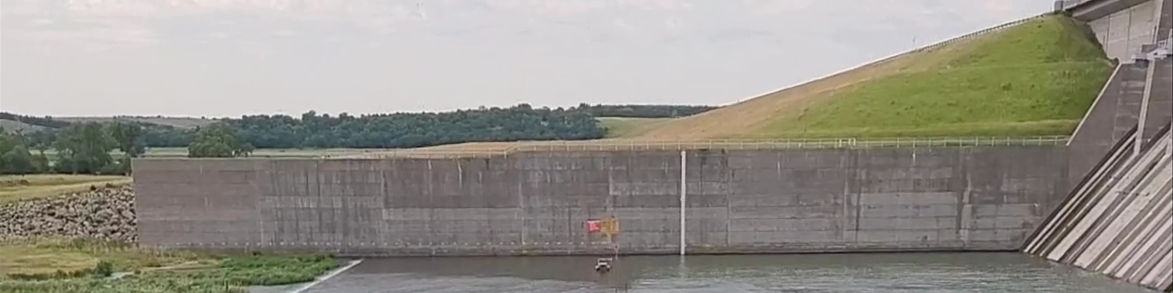 Harlan County Lake