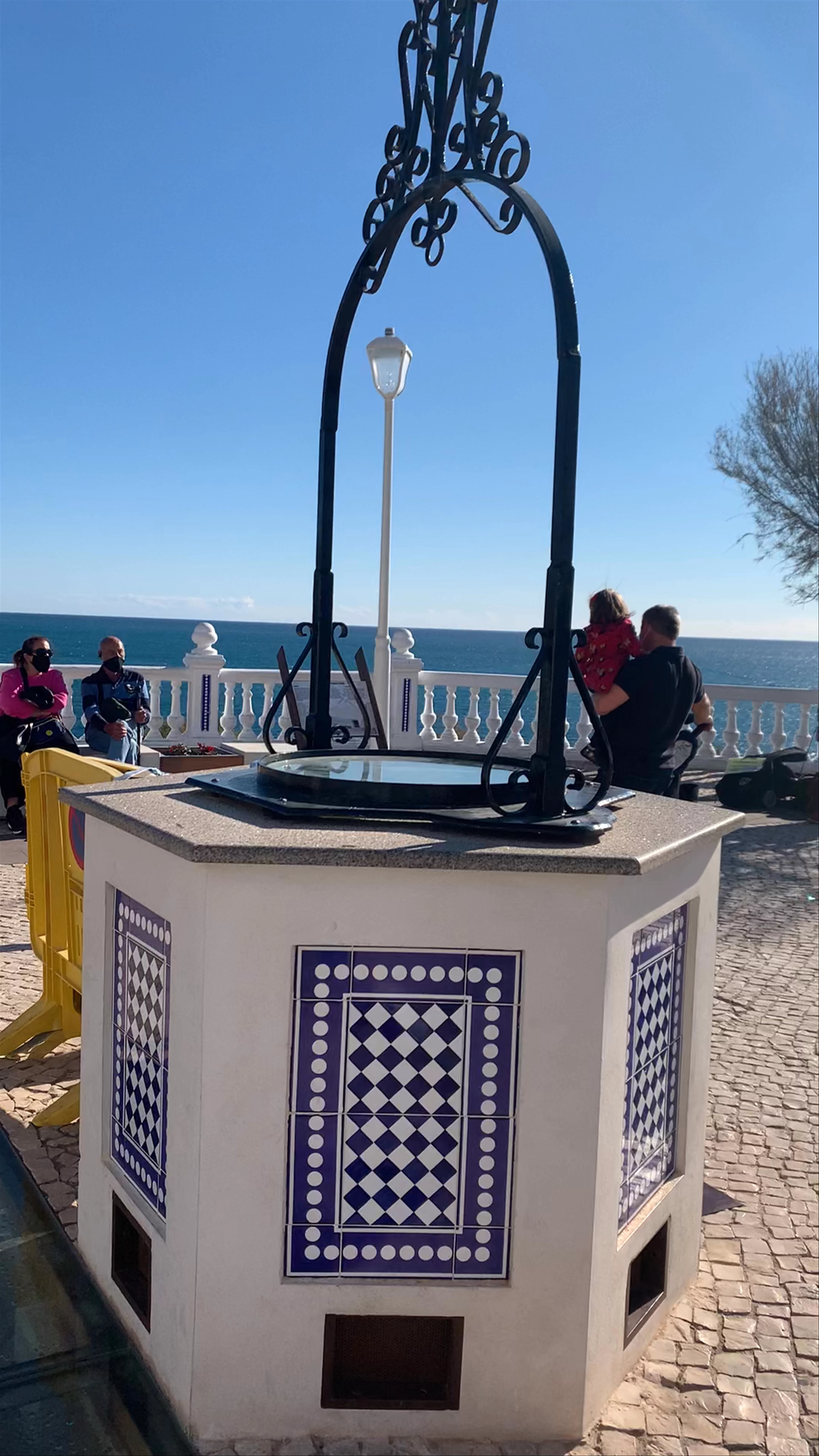 Subida al Castell, Passeig de Colón