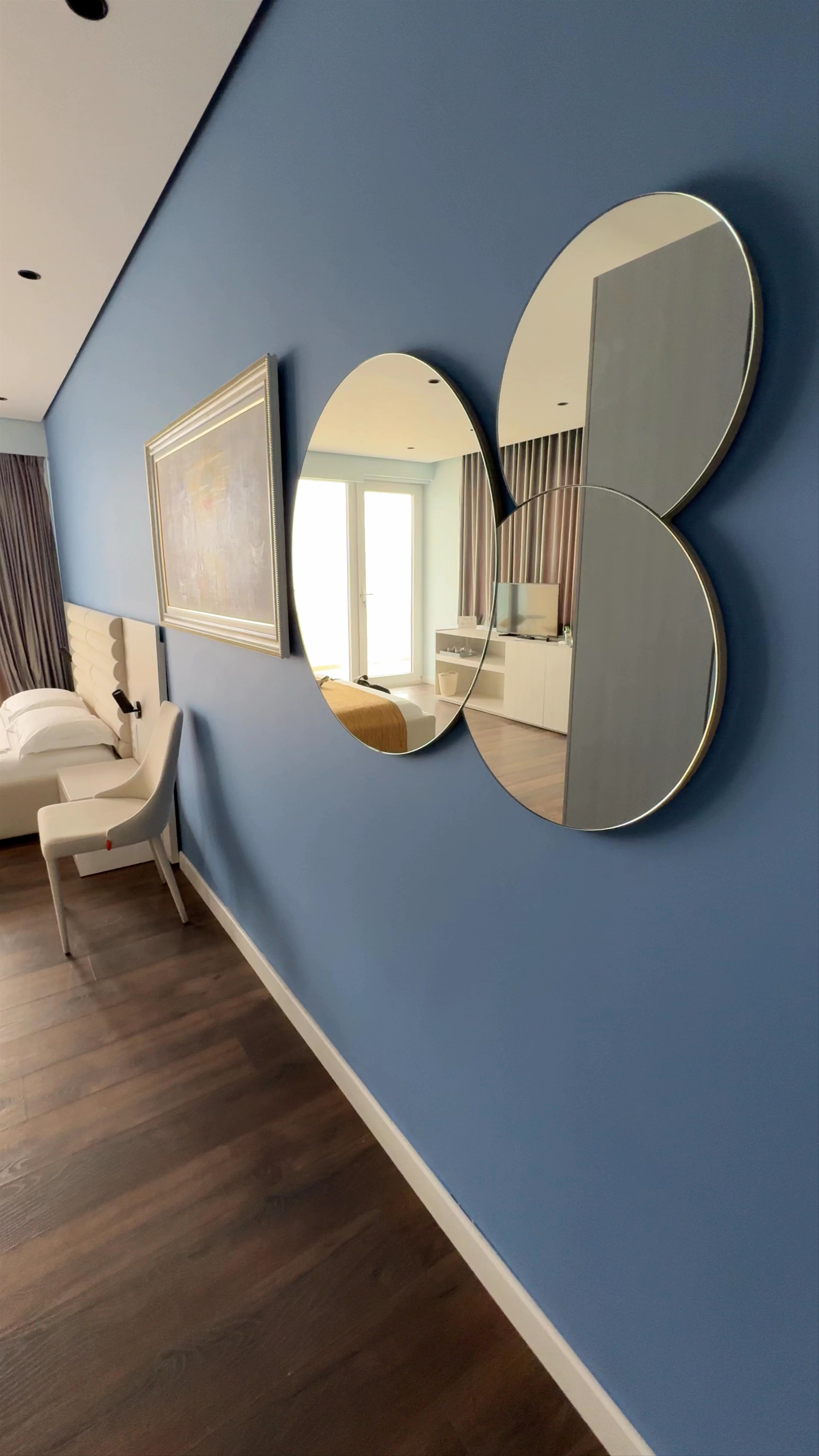 Maxi Room, Rruga Murat Tërbaçi