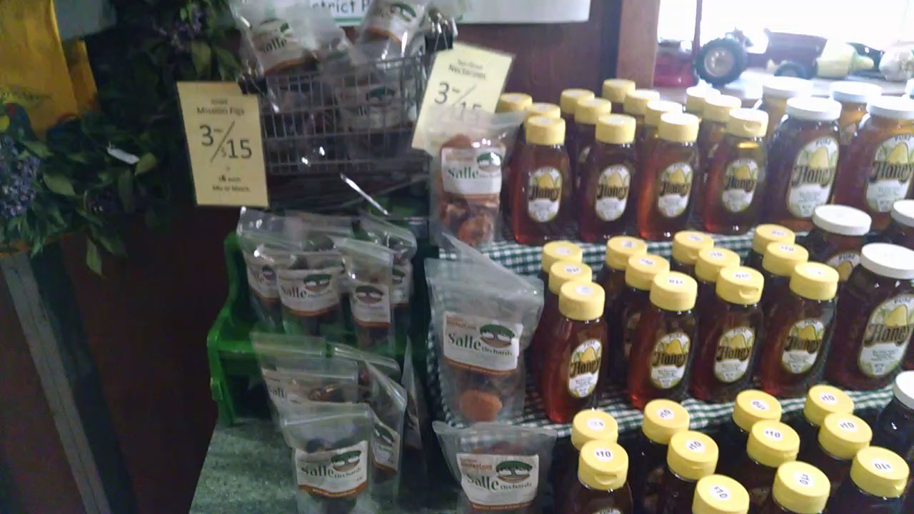Salle Orchards - Farmers Market Near Me - Wheatland, California