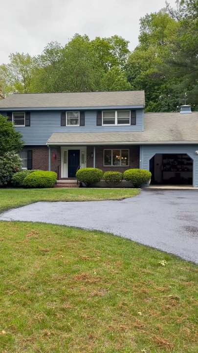 D&A Seal Coating - Freshly Sprayed - Masonry/Concrete Near Me - Quincy, Massachusetts