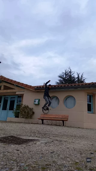 riu submission: Skinny preferably a railway