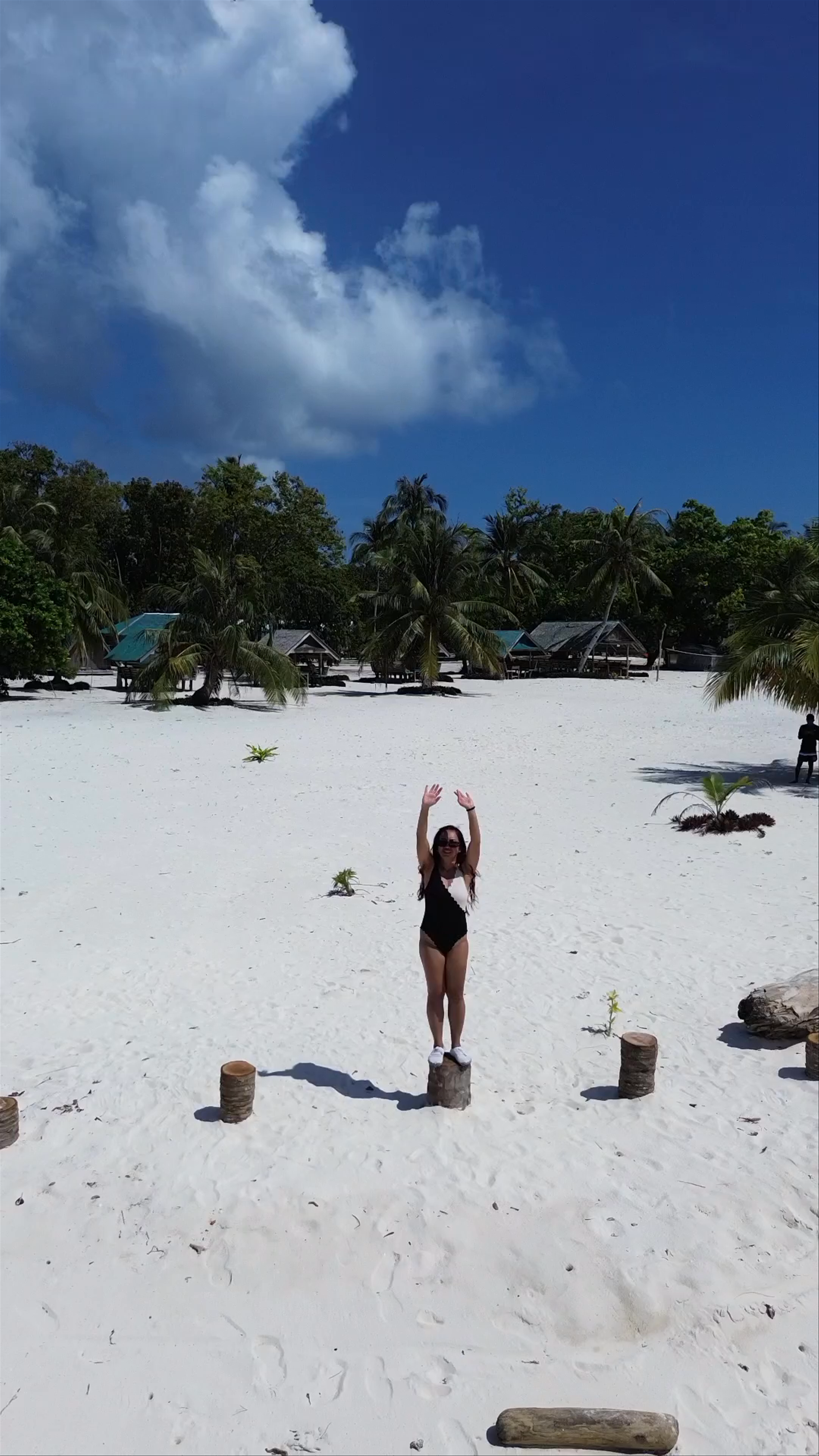 Candaraman Island: Serene Tropical Escape in the Philippines