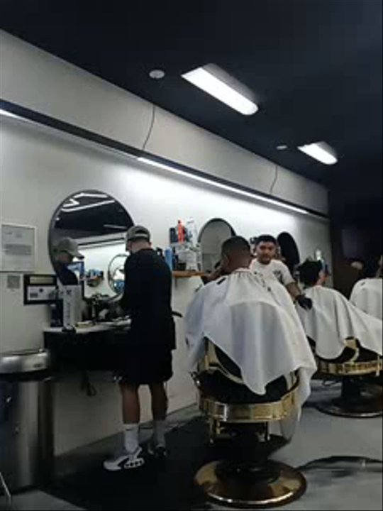 Luxury Cuts 1 - Barbers Near Me - Los Angeles, California