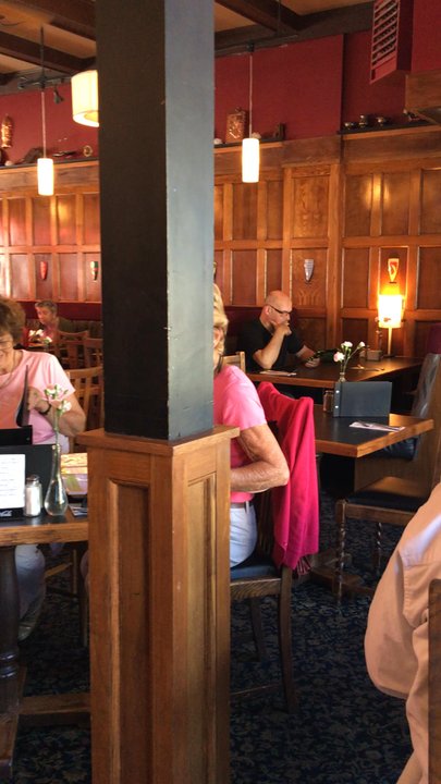 The Oaks Restaurant - British charm - Breakfast & Brunch Near Me - Victoria, British Columbia