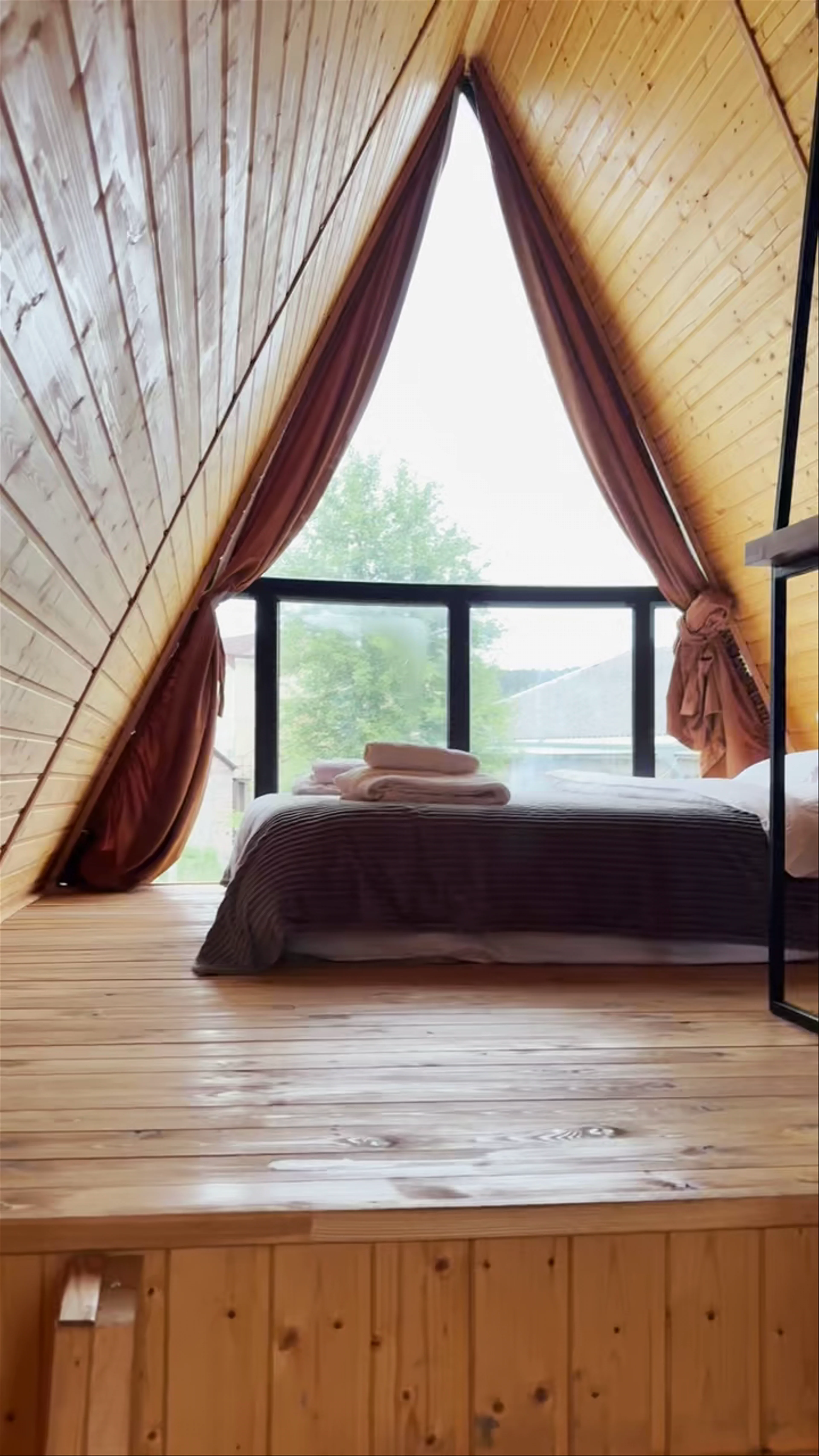 JA-GE Boutique Cabin, Kldekari Street
