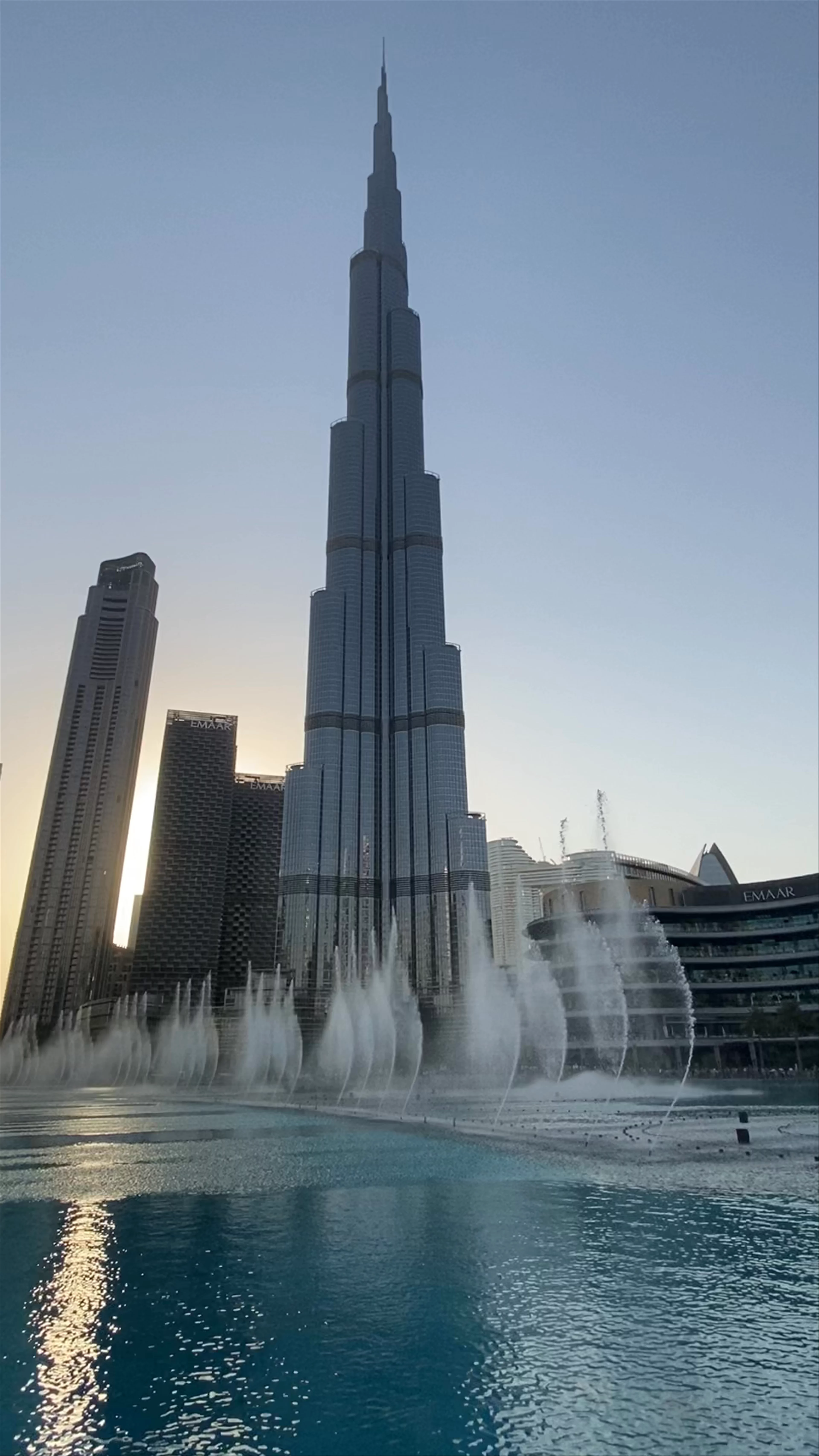 BURJ KHALIFA FOUNTAIN SHOW - Dubai - United Arab Emirates