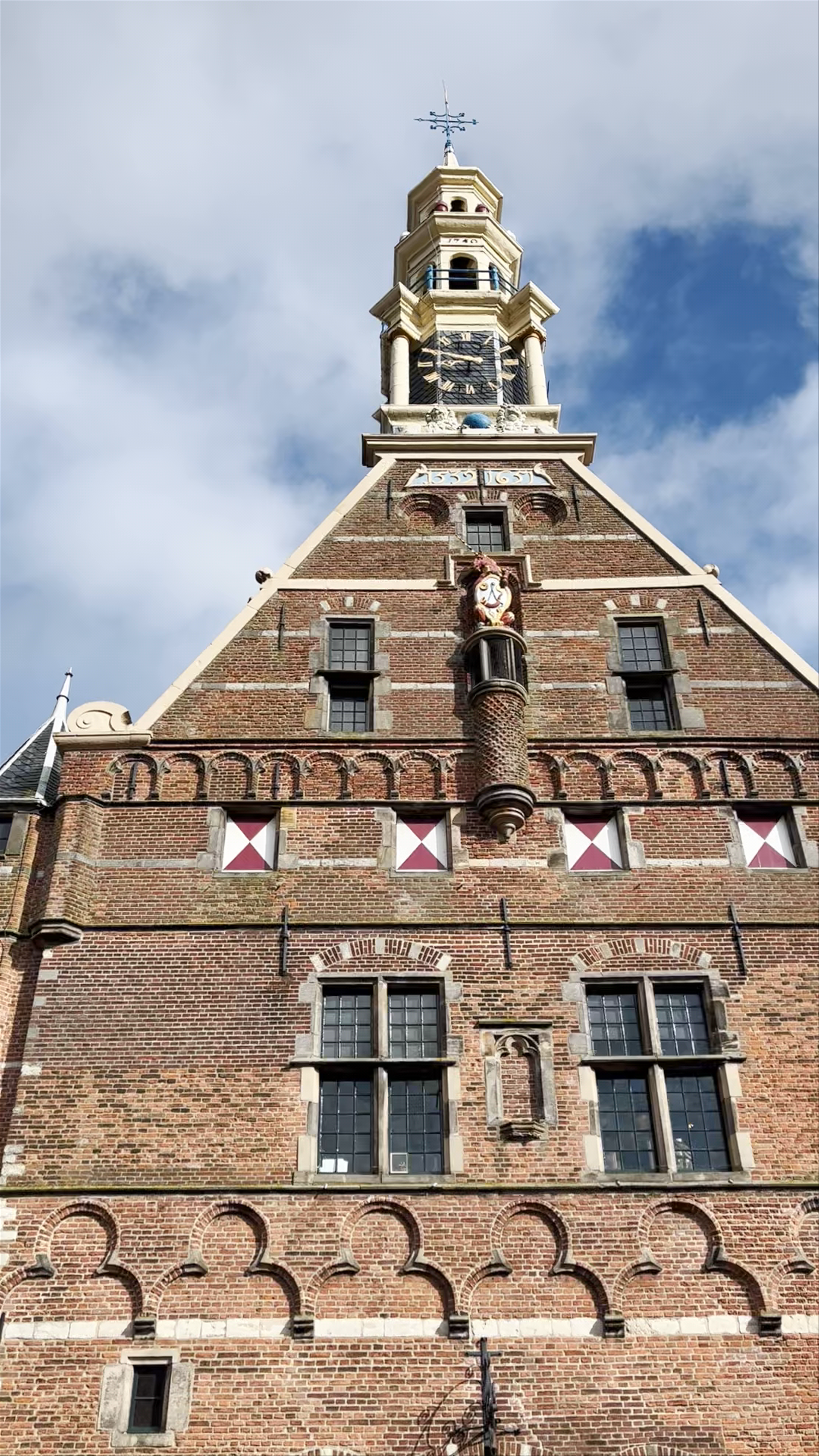 De Hoofdtoren: Historic Beauty in Hoorn, Netherlands