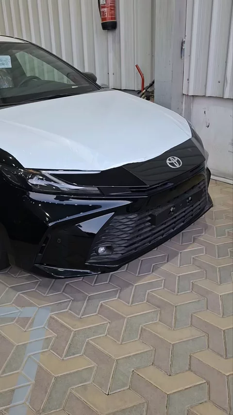 تويوتا كامري E 2025