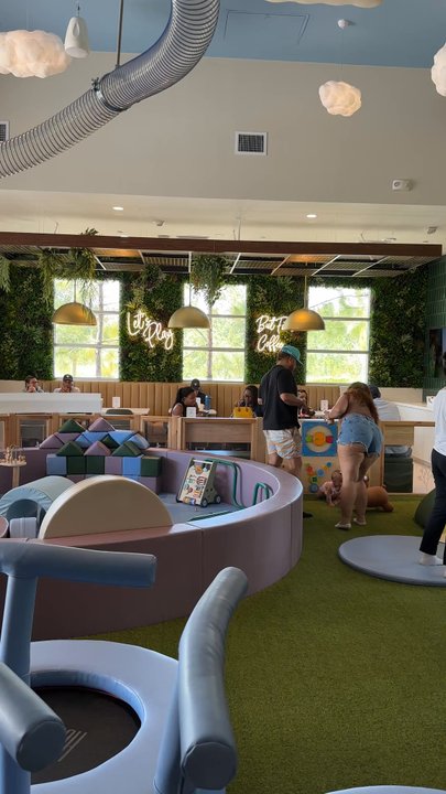 Terra Play Center - Dining area for the café - Indoor Playcenter Near Me - Orlando, Florida
