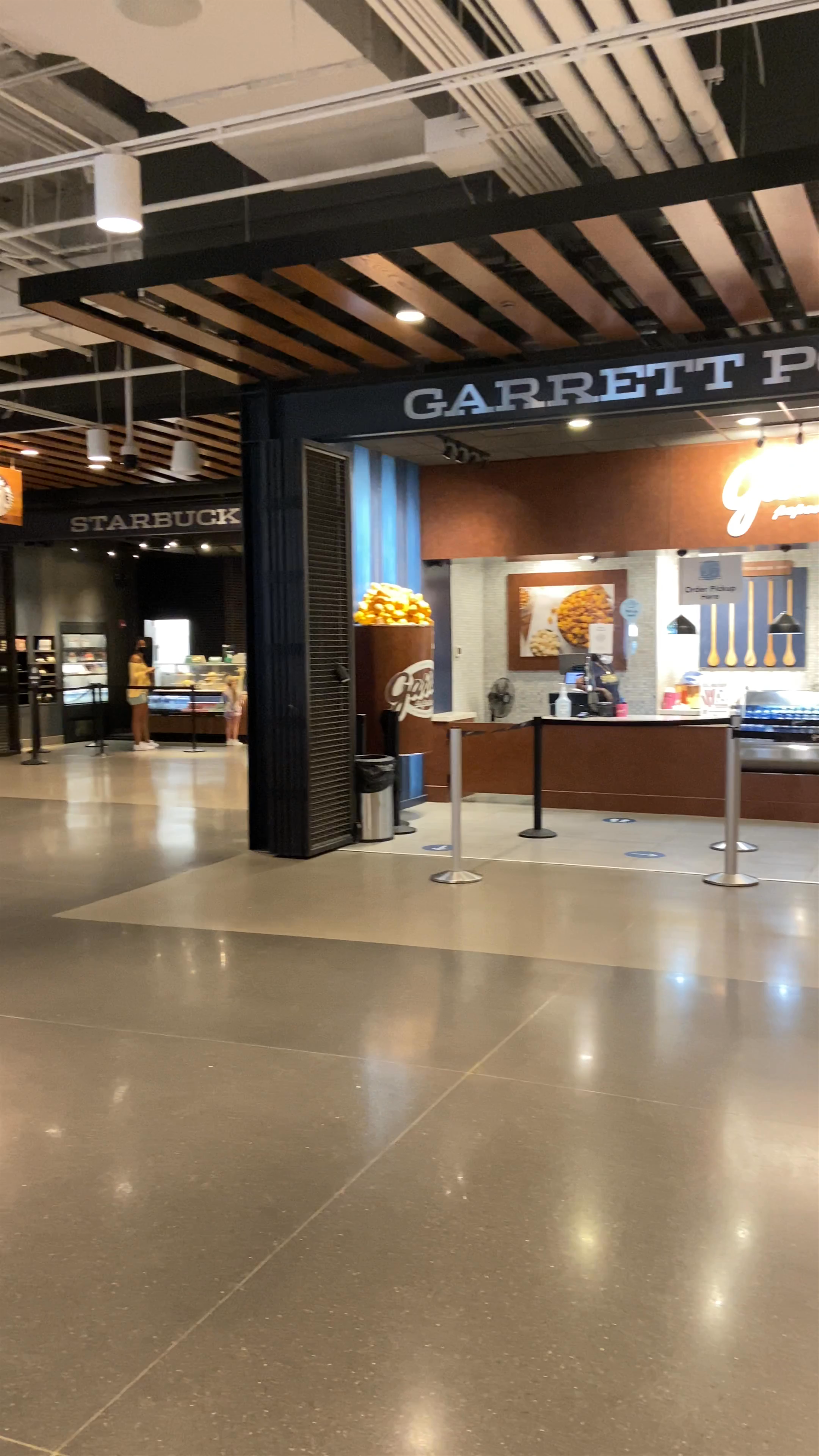 Garrett Popcorn Shops Experience in Chicago