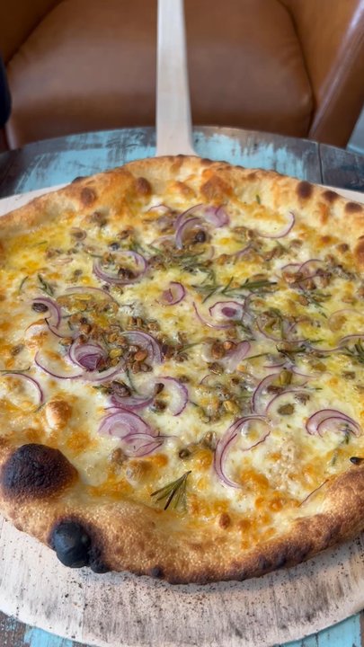 Tenth Hole Tavern - Delicious pizza - New American Near Me - Glastonbury, Connecticut