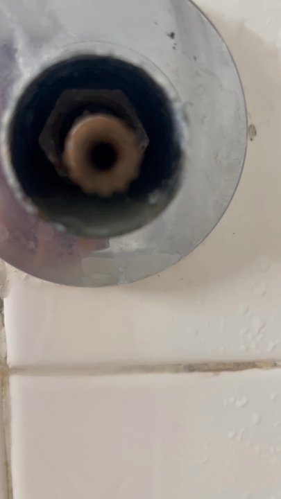 OneStop Plumbers - Plumbing and Leak Detection - Hot water shower leak - Plumbing Near Me - Riverside, California