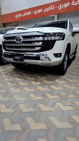تويوتا لاندكروزر GXR 2024
