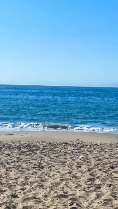 East Beach - Relaxing beach. - Beaches Near Me - Santa Barbara, California