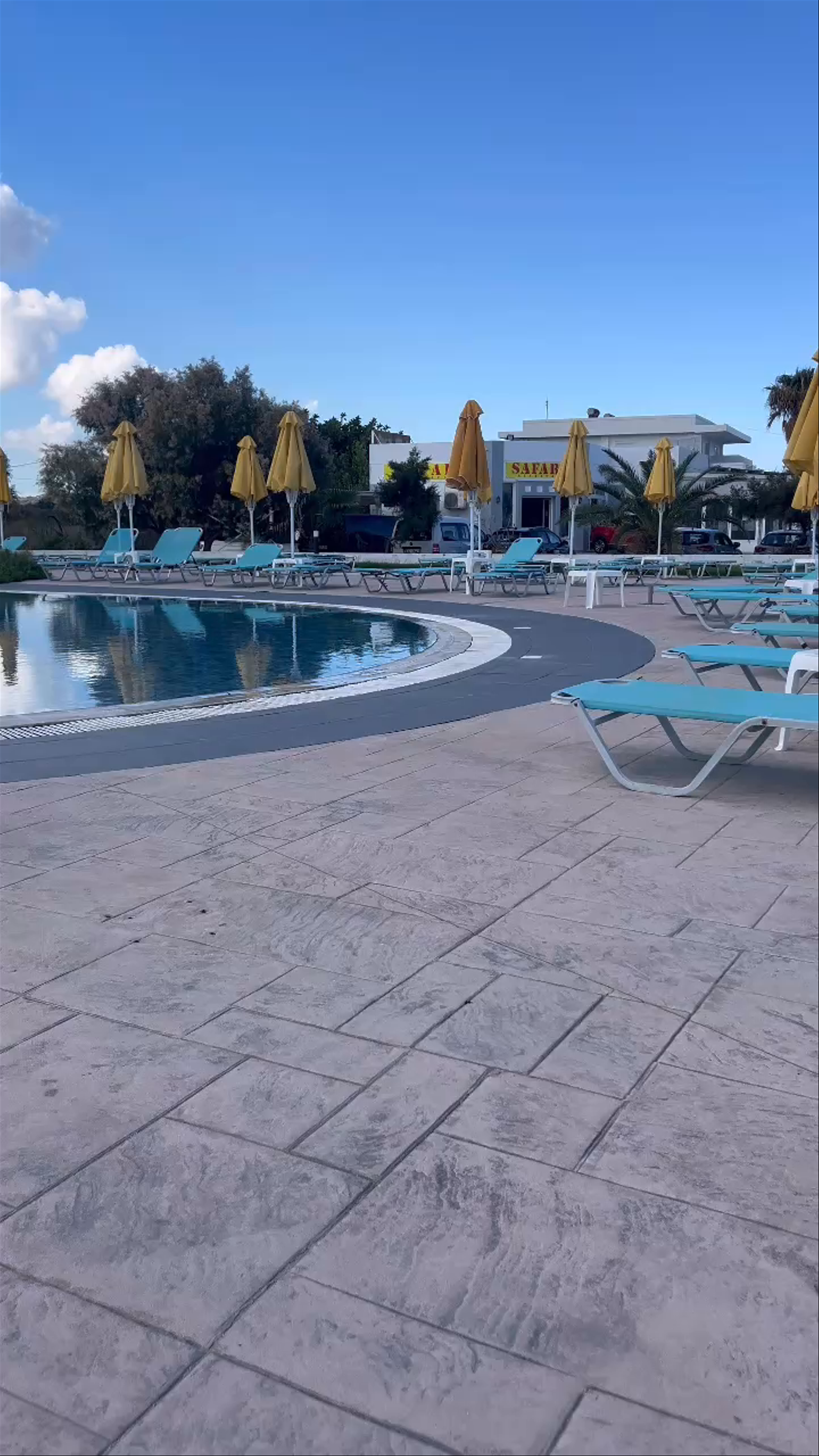 Zorbas Beach Hotel