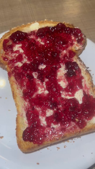 Lou Mitchell's - Breakfast & Brunch Near Me - Chicago, Illinois
