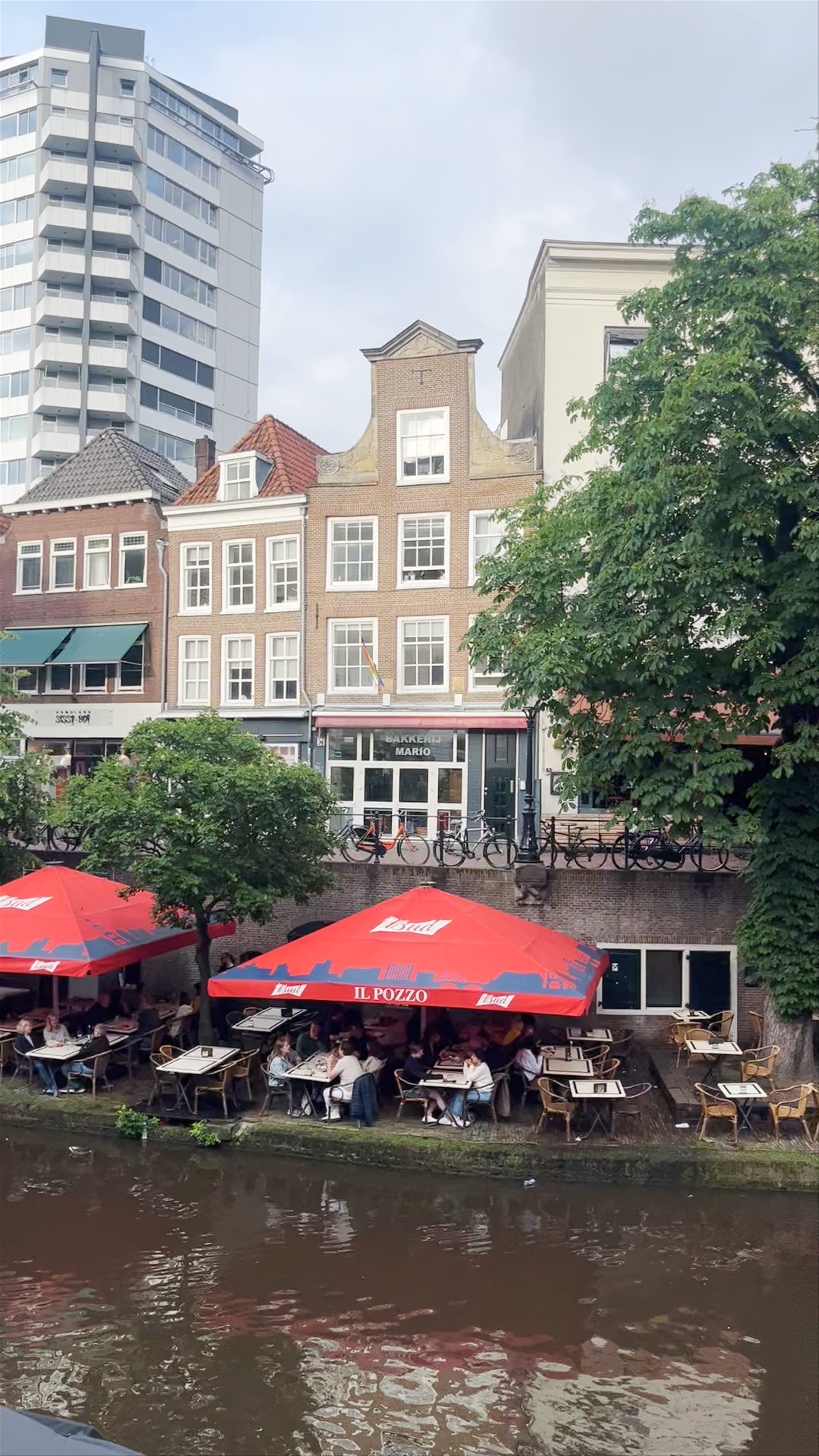 Utrecht Centraal: Charming Canal-Side Cafes & Historic Urban Vibes