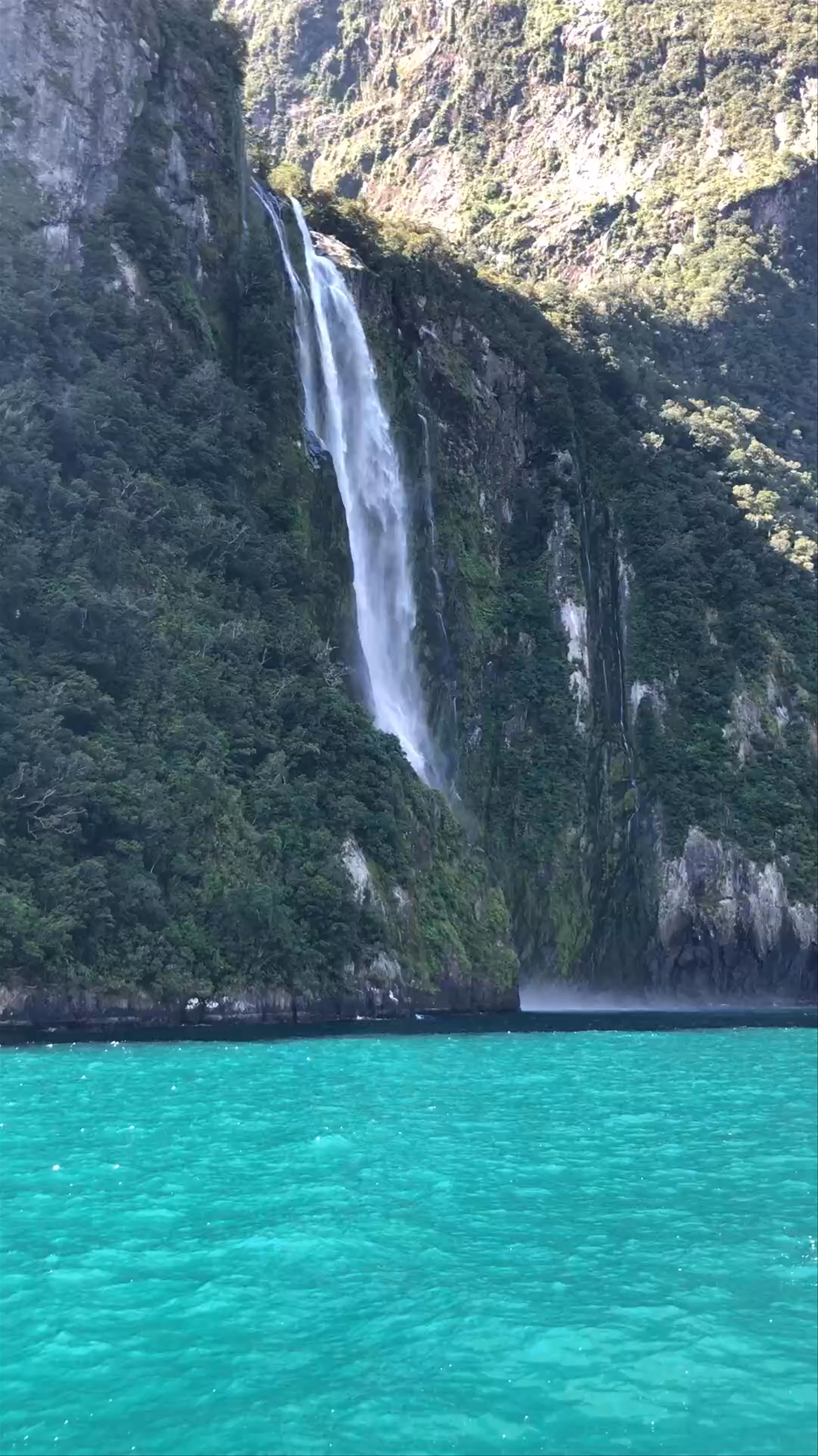 Milford Sound Scenic Flights Lucas Place