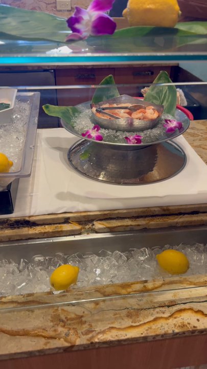 Nā Lei Aloha - Chilled seafood display - Performing Arts Near Me - Honolulu, Hawaii