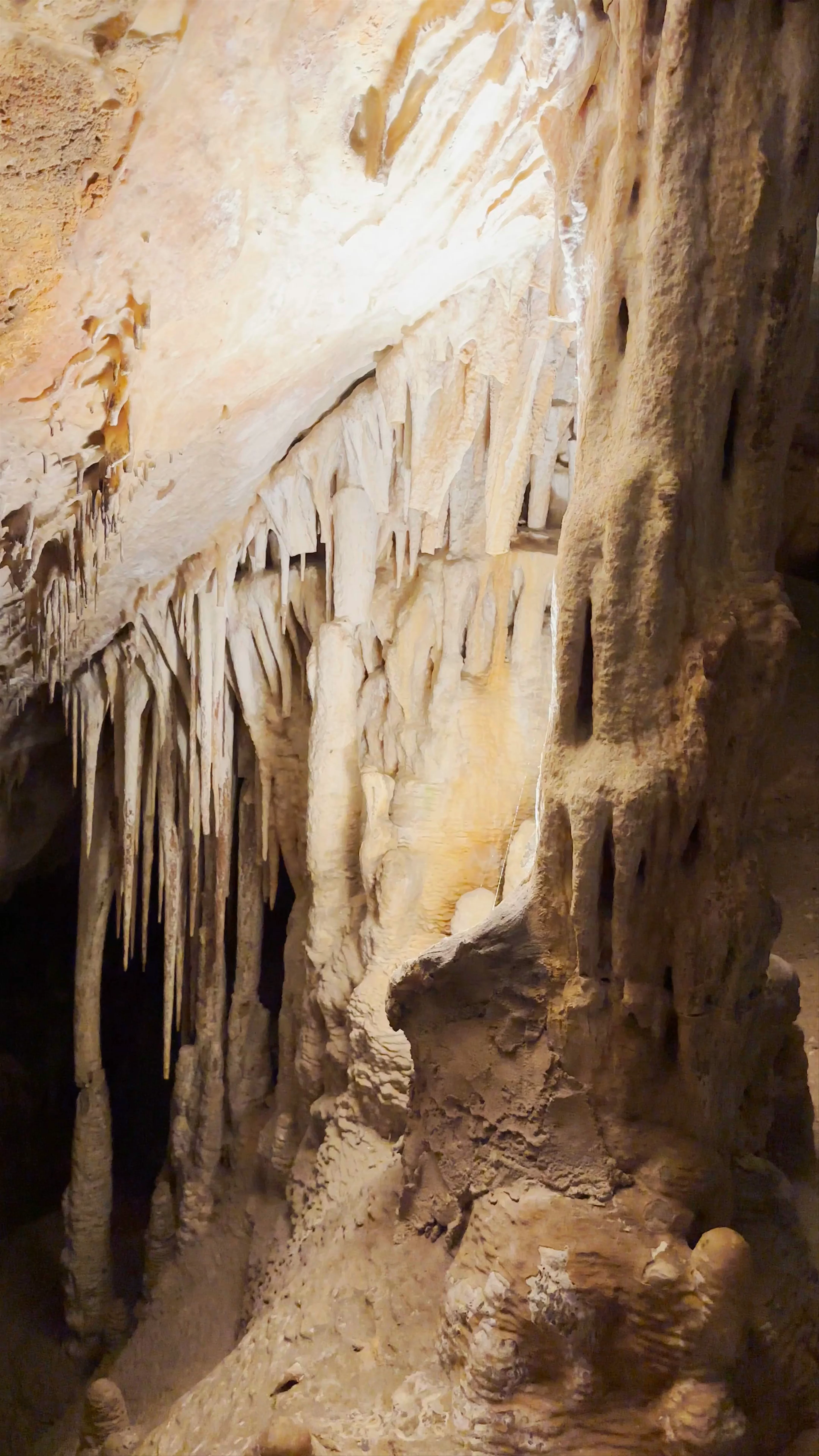 Grottes du Drach, Carretera de les Coves
