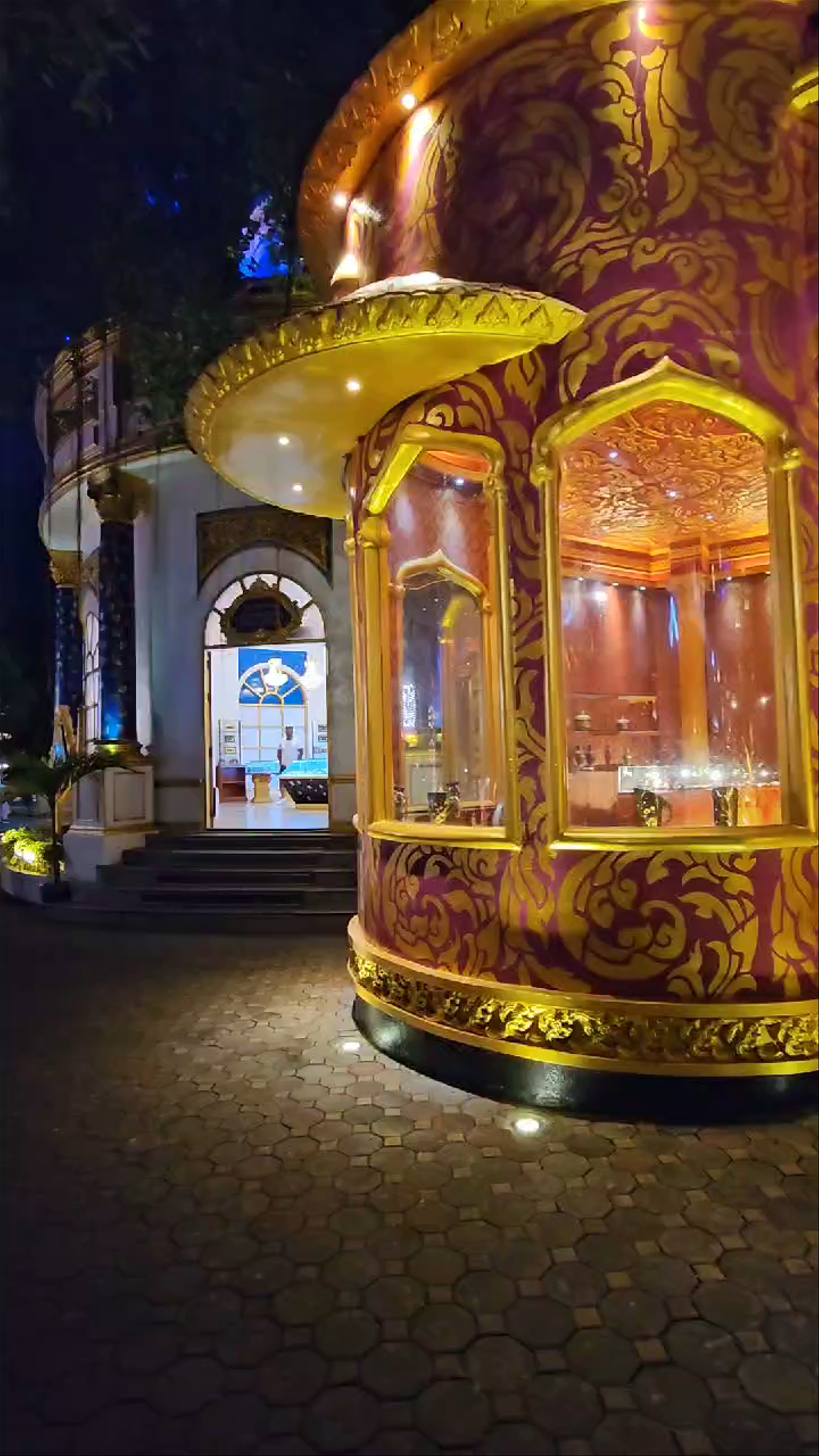 Phuket FantaSea: Magical Night at Benjarong Showroom