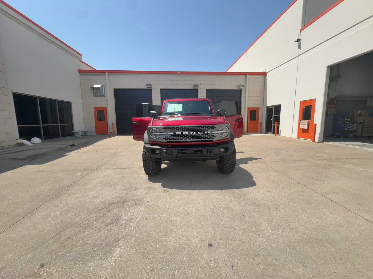 Lifted Trucks - #TX10735 - 2025 Ford Bronco Badlands
